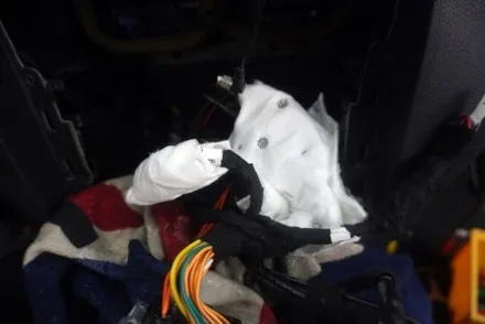 W204 전기형 벤츠 C63AMG 해외직구후  직접 DIY 작업 제품 오작동 실패 SOS 캡틴홍 고사양 MNG 10.25인치 재작업 후방카메라 교체 설치