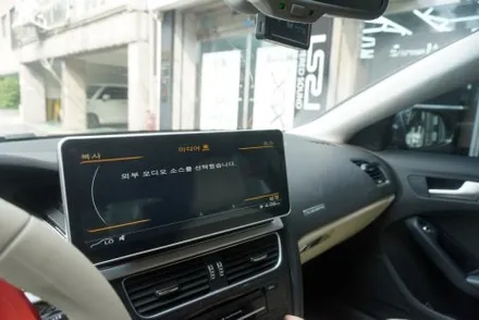 네트워크전자 아우디 전용 국산 12.3인치 모니터 안드로이드셋탑 내비게이션 NV700 아우디 A5 스포트백 차량에 매립 시공