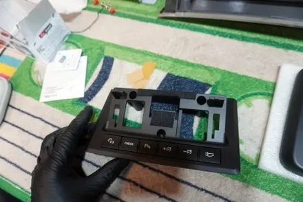아우디 해외 직구 모니터 설치 고수 1인 시공 캡틴홍 A6 C6 2GMMI 12.5인치 모니터 트렁크 스위치 교체형 후방카메라 작업