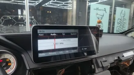 벤츠 E 클래스 W212 NTG4.5 해외 직구 모니터 우리 동네는 자동차 튜닝 리페어 서비스 인스톨 경험 20년 이상 고수가 금주 금연하면서 작업합니다