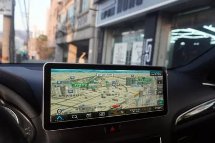 아우디 SQ5 내비게이션 블랙박스 보조배터리 국산 12.3인치 모니터 교체 M2C200A플러스 안드로이드셋탑 뷰게라 Q100V 에너웨이브 에너팩프로 12A 시공