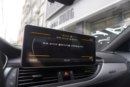네크워크전자 아우디 전용 국산 12.3인치 모니터 안드로이드셋탑 박스 내비게이션 신형 NV700 A6 차량에 시공 합니다