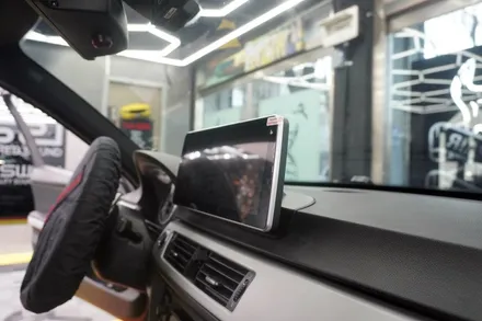 [예약제1인시공 캡틴홍] BMW 3시리즈 E90 대시보드 타공후 시공 되는 안드로이드올인원 내비게이션 12.3인치 모니터 후방카메라 블랙박스 기어봉 교체 레트로핏 튜닝