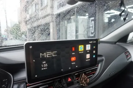 아우디 A7 국산 12.3인치 모니터 아이니바3D 자동 업데이트 가능M2C200I플러스 매립 시공 M2C300I플러스는 언제 출시 될까요?
