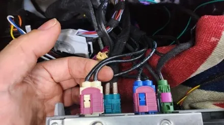 벤츠 E 클래스 W213 실내 GPS 수신 불량 차량 내부에서 스마트폰 T맵도 사용 안 됨 문제해결 방법 에어터치+정전식터치+카링킷프로2+재방사안테나 설치