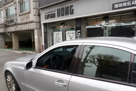 벤츠 E 클래스 W211 후기형 순정 AUX 이용 블루투스 오디오 룸미러 모니터  국산 후방카메라 커스텀 고정 설치 도전