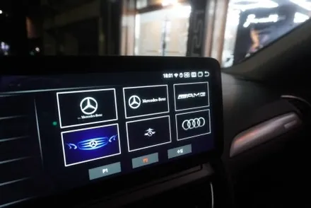 아우디 A4 3GMMI 해외 직구 12.5인치 모니터 안드로이드 올인원 트렁크 손잡이 일체형 후방카메라 교체 설치