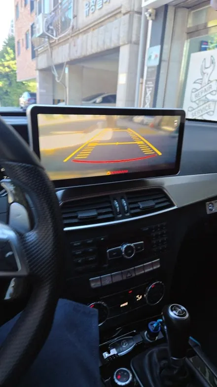 벤츠 C63AMG 쿠페 W204 후기형 국산 모니터 M2C 탈거 알리익스프레스 해외 직구 8.8인치 모니터 교체 설치 우리 동네는 고수가 작업한다