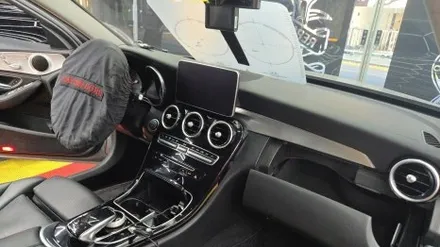 우리 동네는 고수가 작업한다 캡틴홍 벤츠 C 클래스 W205 모니터 교체 국내 AS 인터넷 연결 없이 아이나비3D 사용 가능 카인원프로맥스 안드로이드올인원 설치