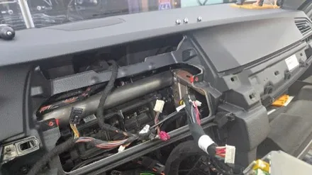 BMW 5시리즈 배터리 방전 점프 시동 모니터 고장 안드로이드 올인원 재작업