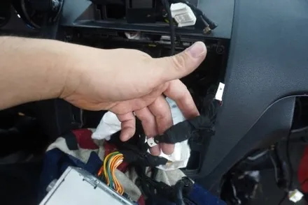 W204 전기형 벤츠 C63AMG 해외직구후  직접 DIY 작업 제품 오작동 실패 SOS 캡틴홍 고사양 MNG 10.25인치 재작업 후방카메라 교체 설치