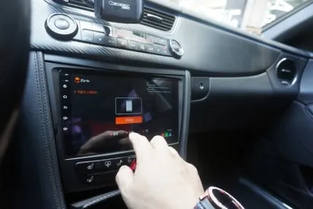 벤츠 CLS 전기형 캔박스 광모듈 이용 핸들리모컨 순정 앰프 연동 안드로이드올인원 내비게이션 모니터 교체 후방카메라 시공