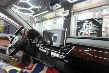 아우디 A8 D4 전용 국산 12.3인치 모니터 커스텀 가공 고정 네트워크NV700 안드로이드셋탑 내비게이션 매립by월세없는곳에서 직원없이 예약제1인시공 캡틴홍