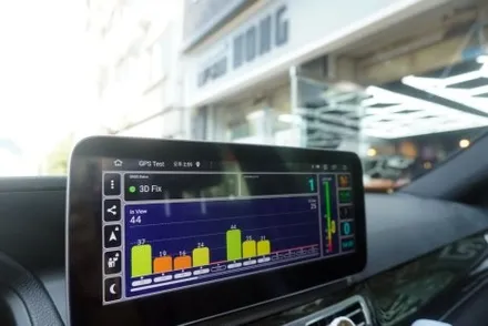 벤츠 W212 E클래스 MNX 해외직구 보급형 10.25인치 모니터 설치 순정 하이패스 오작동 하면 별도 전원 연결 필요 해요