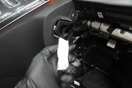 벤츠 C 클래스 C63AMG 세단  해외 직구 모니터 교체 터치로 카플레이 안드로이드오토 사용 안드로이드 올인원 설치