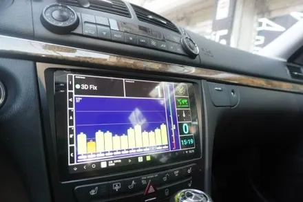 벤츠 E 클래스 W211 전기형 무출데크 모니터 교체 후방카메라 설치 순정 앰프 연동 광박스 이용 해외 직구 안드로이드 올인원 시공 우리 동네는 고수가 작업한다