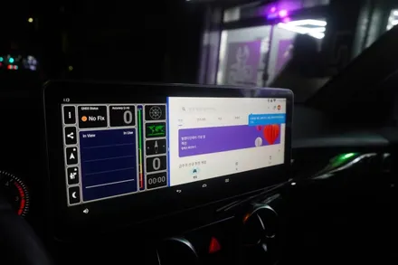 [벤츠공식멀티미디어AS지정점 캡틴홍] 벤츠 GLK 후기형 AUX코딩 내비게이션 Z8000 블랙박스 IOT 국산 12.3인치 M2C200A플러스 안드로이드셋탑 카블릿 매립 시공