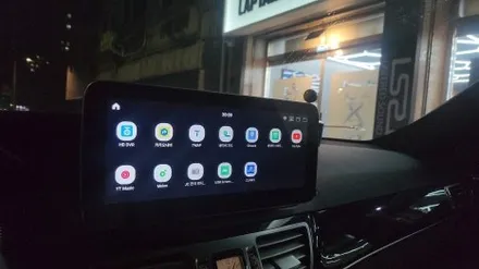 벤츠 E 클래스 W212 NTG4.5 해외 직구 모니터 우리 동네는 자동차 튜닝 리페어 서비스 인스톨 경험 20년 이상 고수가 금주 금연하면서 작업합니다