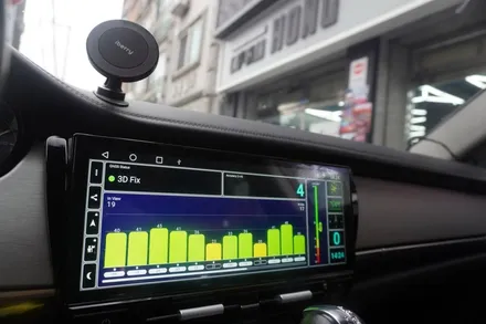 포르쉐 파나메라 보스 앰프 모니터 교체 전파인증받은 국내 재고 이용 퀵 주문 당일 설치 카플레이 안드로이드 오토 안드로이드 올인원 광출력 옵티컬 케이블 연결 카인원프로맥스