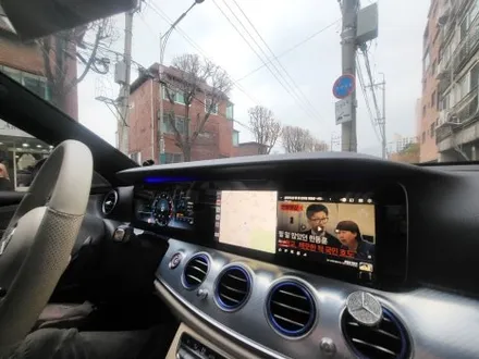 벤츠 W213 E클래스 아날로그계기판 디지털계기판 교체 코딩 와이드콕핏 시공 카링킷프로2 에어터치 시공후 순정 모니터에서 터치로 T맵 유튜브 사용 가능by예약제1인시공캡틴홍