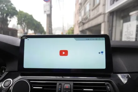 BMW F10 5시리즈 NBT 옵션 센터스피커 그릴망 교체 12.3인치 안드로이드모니터 올인원 내비게이션 시공
