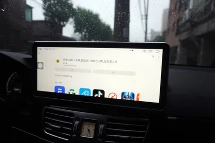 벤츠E클래스 W212 지니내비게이션 모니터 블랙아웃 문제 탈거후 후방카메라도 교체 국산 12.3인치 NV700 네트워크전자 벤츠 선물 세트 시공