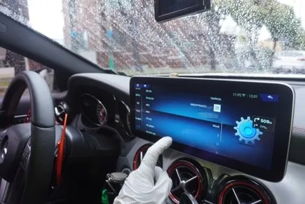 우리 동네는 고수가 작업한다 캡틴홍 벤츠 GLA45AMG 12.5인치 모니터 교체 카플레이 안드로이드오토 올인원 카인원프로맥스 설치 예약제 1인시공