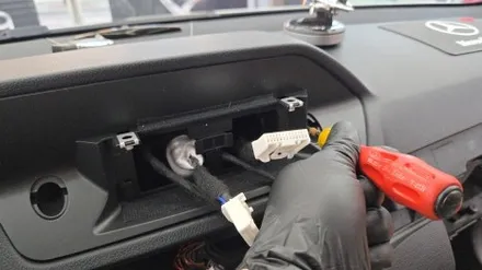 우리 동네는 고수가 작업한다 1인 시공 캡틴홍 벤츠 E 클래스 W212 AUX 코딩 순정 GPS 안테나 연결 모니터 교체 안드로이드 올인원 설치