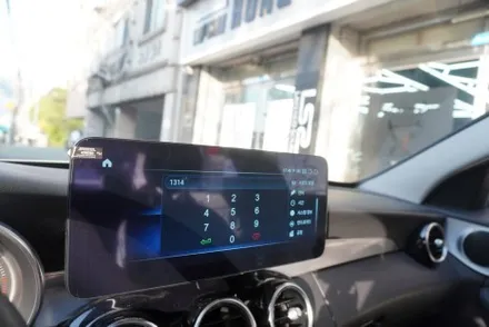 W205 C클래스 12.3인치 해외직구 모니터 MNG 설치전 EWS체크 풀어 주세요 듀얼파크라 순정 GPS케이블 사용 연결 AUX 코딩까지 함께 시공 받을수 있는 곳 말해 뭐해 ~