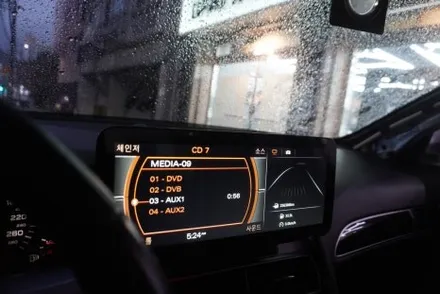 아우디 해외 직구 모니터 설치 고수 1인 시공 캡틴홍 A6 C6 2GMMI 12.5인치 모니터 트렁크 스위치 교체형 후방카메라 작업