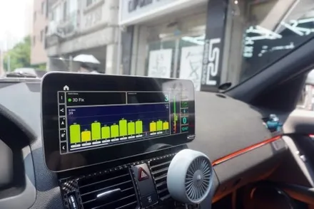 W204 전기형 벤츠 C63AMG 해외직구후  직접 DIY 작업 제품 오작동 실패 SOS 캡틴홍 고사양 MNG 10.25인치 재작업 후방카메라 교체 설치