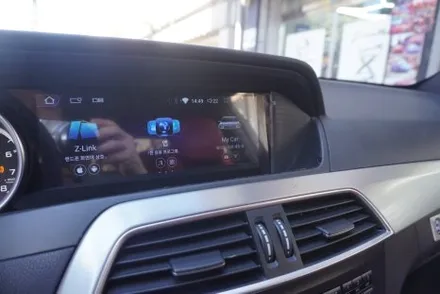 벤츠 C63AMG 쿠페 W204 후기형 국산 모니터 M2C 탈거 알리익스프레스 해외 직구 8.8인치 모니터 교체 설치 우리 동네는 고수가 작업한다