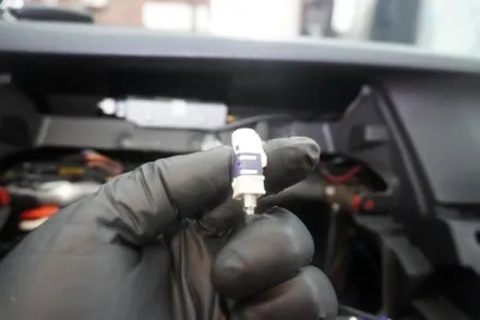 우리 동네는 고수가 작업한다 캡틴홍 BMW F10 5시리즈 CIC 옵션 해외 직구 모니터 재작업 1인 시공 작업 과정 모니터 조립 상태 비교해 보세요