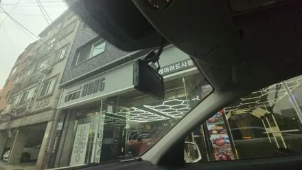 우리 동네는 고수가 작업한다 1인 시공 캡틴홍 벤츠 C 클래스 W204 해외 직구 모니터 오작동 주행 중 잡소리 문제 탈거 8.8인치 올인원 설치 중 연기 불량 기존 제품 재작업 도전