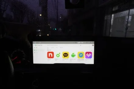 아우디 해외 직구 모니터 설치 고수 1인 시공 캡틴홍 A6 C6 2GMMI 12.5인치 모니터 트렁크 스위치 교체형 후방카메라 작업
