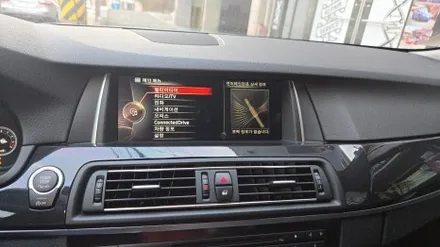 BMW F10 5시리즈 NBT 옵션 순정 모니터 이용  아이드라이브 스마트폰 터치  사용 노터치 카플레이 안드로이드오토  유선 무선  제품 설치