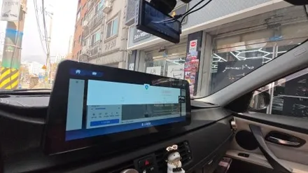 BMW 3시리즈 E90 대시보드 타공 12.3인치 모니터 카인원프로맥스Q 설치