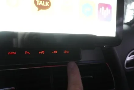 아우디 해외 직구 모니터 설치 고수 1인 시공 캡틴홍 A6 C6 2GMMI 12.5인치 모니터 트렁크 스위치 교체형 후방카메라 작업