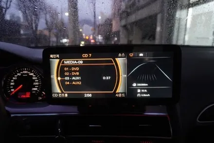 아우디 해외 직구 모니터 설치 고수 1인 시공 캡틴홍 A6 C6 2GMMI 12.5인치 모니터 트렁크 스위치 교체형 후방카메라 작업