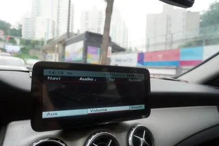 벤츠 GLA 4500AB 모니터 블랙아웃 화면 깜박임 후방카메라 안됨 고장 탈거 해외 직구 리눅스 카플레이 안드로이드오토 전용 모니터 설치