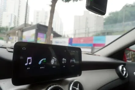 벤츠 GLA 4500AB 모니터 블랙아웃 화면 깜박임 후방카메라 안됨 고장 탈거 해외 직구 리눅스 카플레이 안드로이드오토 전용 모니터 설치