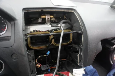 [벤츠안드로이드모니터시공전문 캡틴홍] 벤츠 C클래스 C63AMG W204 전기형 상단 고정형 9인치 안드로이드모니터 내비게이션 후방카메라 시공