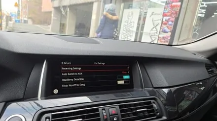 BMW F10 5시리즈 NBT 옵션 순정 모니터 이용  아이드라이브 스마트폰 터치  사용 노터치 카플레이 안드로이드오토  유선 무선  제품 설치