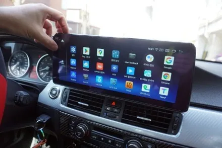 컨버터블의 계절이 왔다 BMW 335 해외직구 12.3인치 MNG 고사양 모니터 트렁크 스위치 교체형 후방카메라 설치 전국구 실력자 캡틴홍 실력 역시는 역시네요!