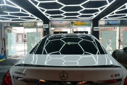 벤츠 C 클래스 C63AMG 세단  해외 직구 모니터 교체 터치로 카플레이 안드로이드오토 사용 안드로이드 올인원 설치