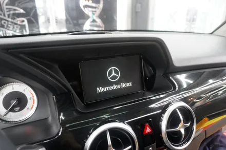 [벤츠공식멀티미디어AS지정점 캡틴홍] 벤츠 GLK 후기형 AUX코딩 내비게이션 Z8000 블랙박스 IOT 국산 12.3인치 M2C200A플러스 안드로이드셋탑 카블릿 매립 시공