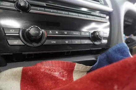 BMW 6시리즈 NBT 옵션 내비게이션 10.25 인치 안드로이드모니터 올인원 시공 GPS는 순정 안테나 연결 안정적인 수신을 체크 합니다