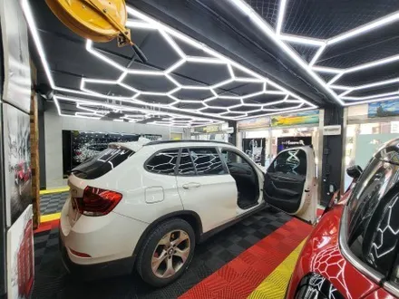 BMW X1 CIC 순정 모니터 있는 옵션 차량 10.25인치 안드로이드  모니터 올인원 내비게이션 교체 오디오 탈거가 작업의 반이 네요by예약제1인시공캡틴홍