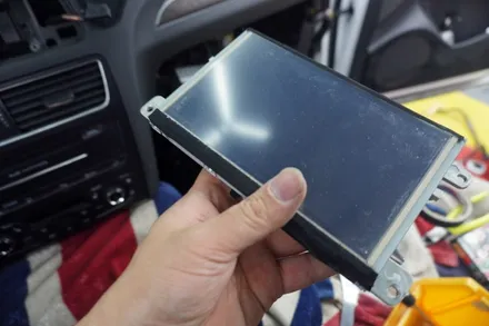 아우디 Q5 모니터 교체 12.3인치 안드로이드올이원 내비게이션 순정 오디오 화면 노시그널 문제 해결후 럭키가이 캡틴홍 시공 도전 성공