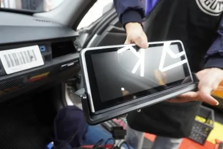 BMW E바디 E90 대시보드 타공 해외직구 모니터 고장 안드로이드올인원  블랙아웃  10.25인치 재작업 교체 CAR아티스트 캡틴홍 1인시공 완벽한 타공 핏 한번 보시죠